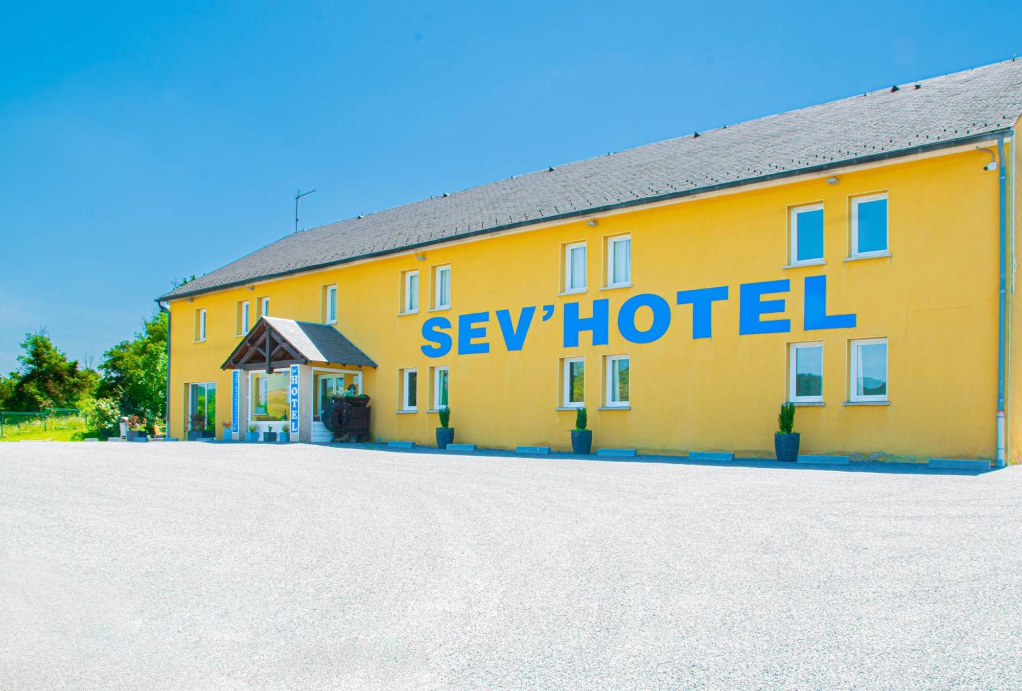 Sev'Hotel Северак-ле-Шато Екстер'єр фото